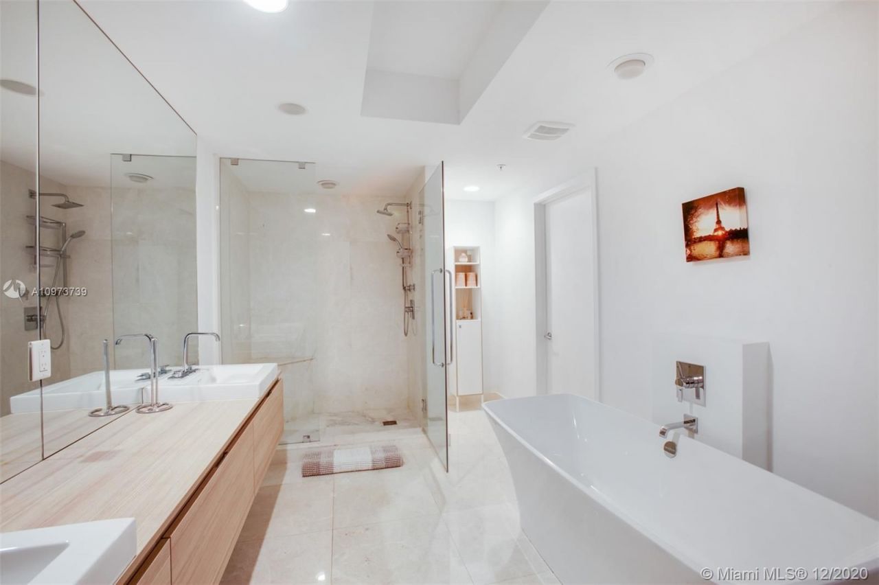 Flat in Miami, USA, 200 m² - picture 7