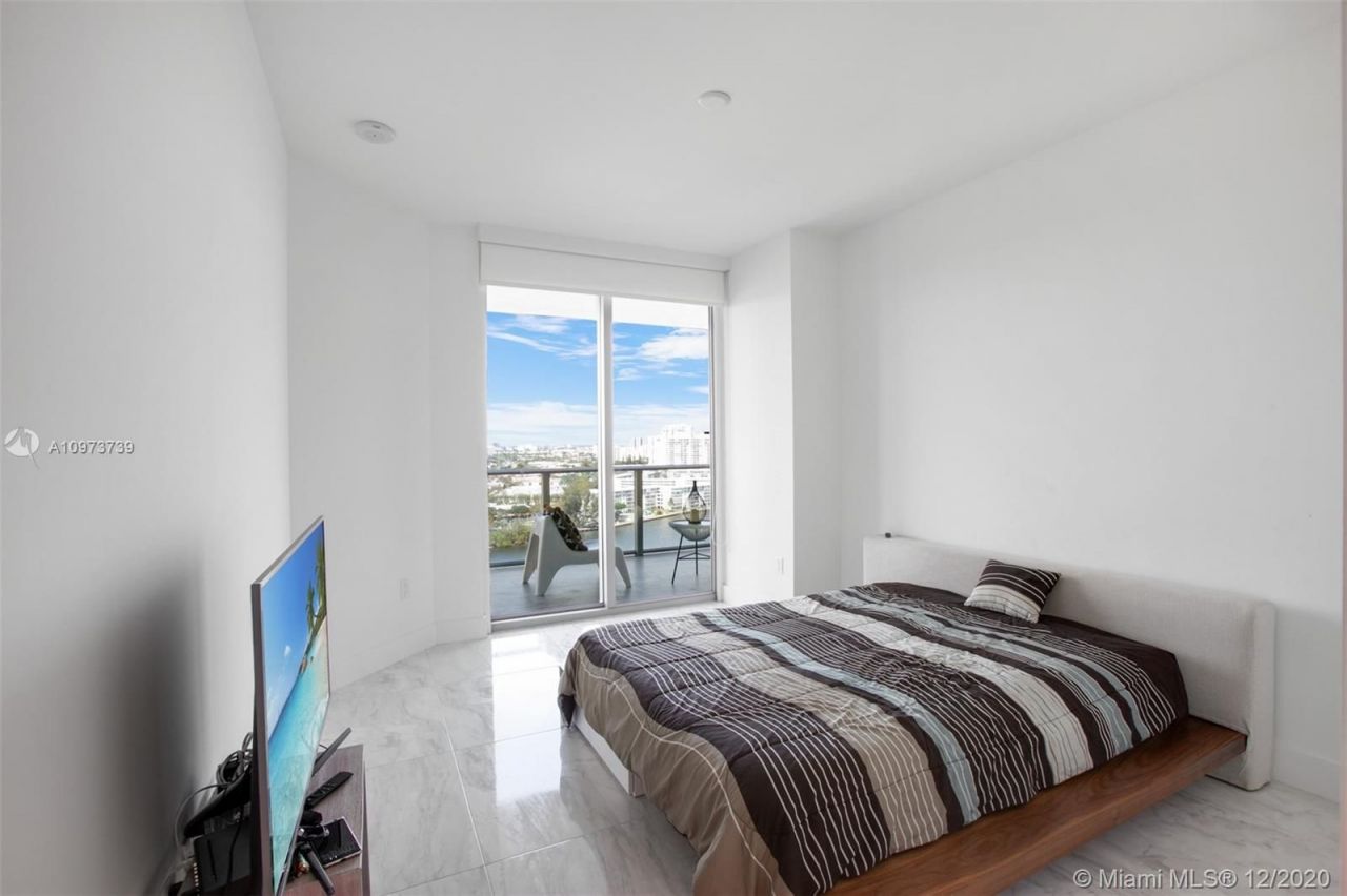 Flat in Miami, USA, 200 m² - picture 6