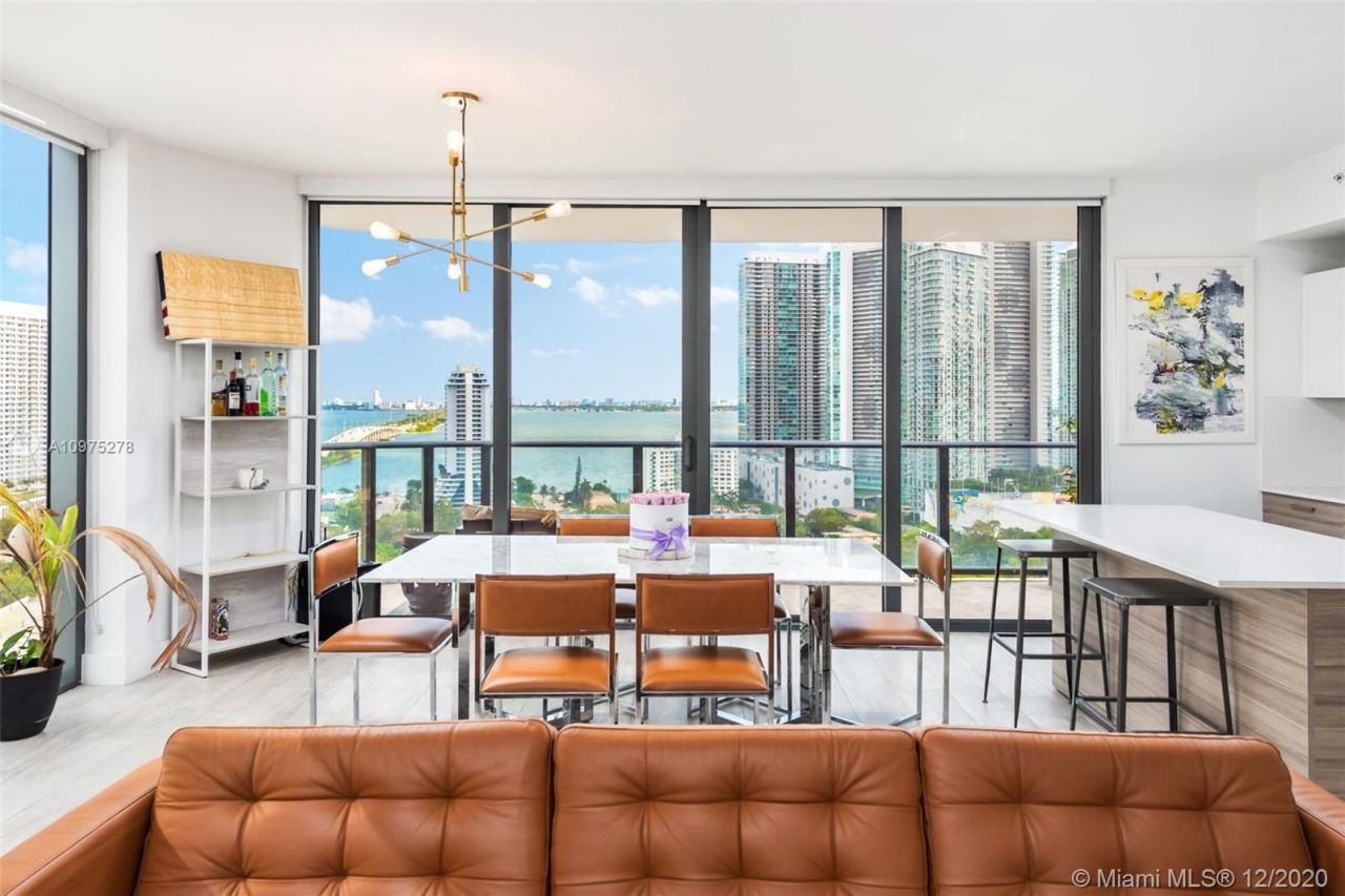 Appartement à Miami, États-Unis, 130 m² - image 1