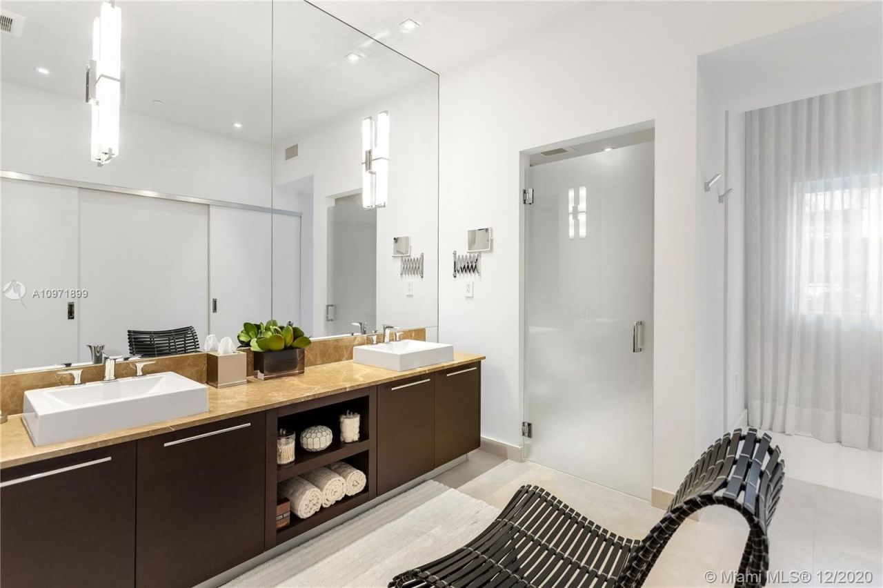 Flat in Miami, USA, 130 m² - picture 7