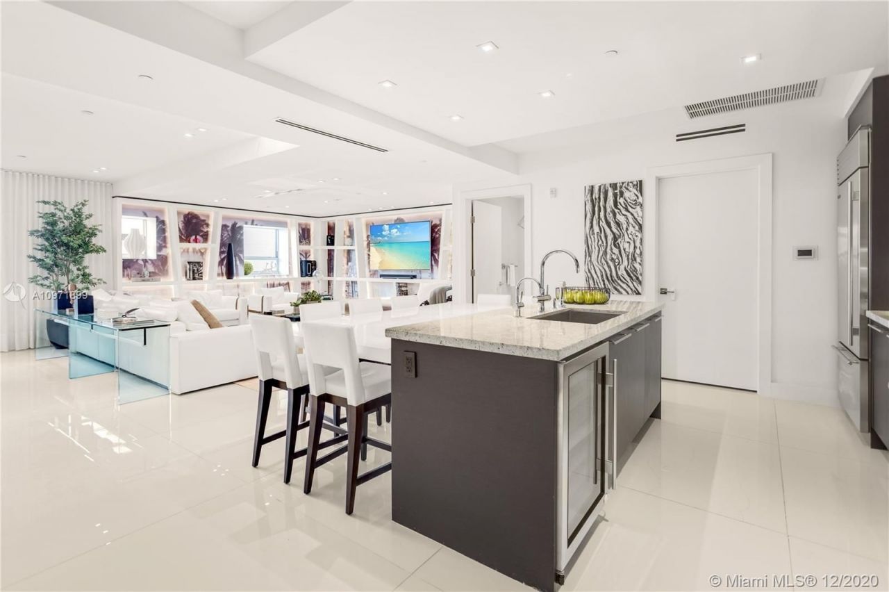 Flat in Miami, USA, 130 m² - picture 14