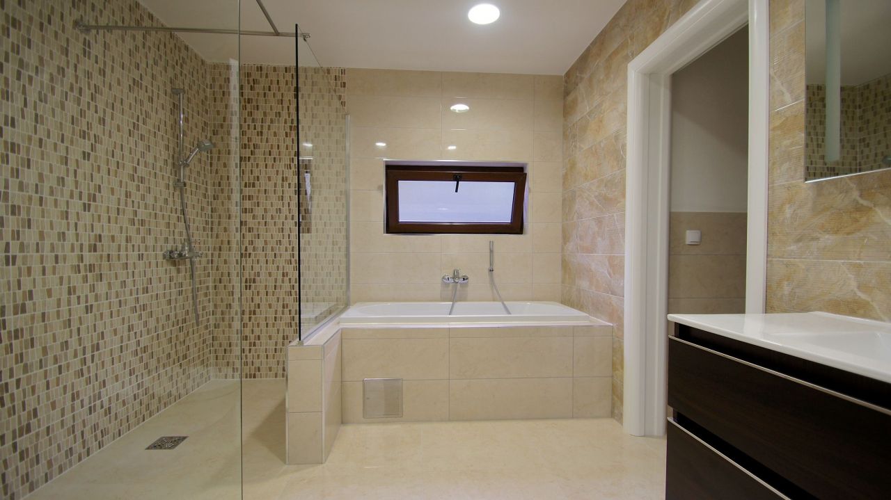 Villa in Prcanj, Montenegro, 269 m² - picture 11