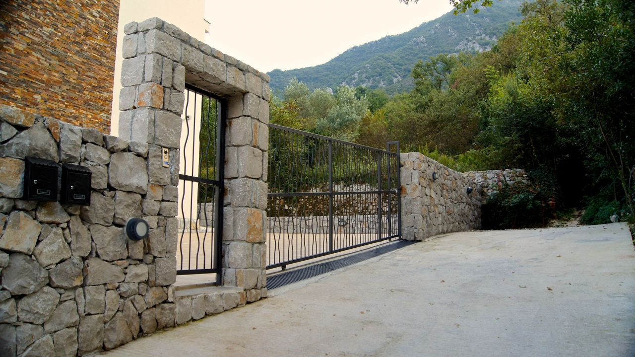 Villa in Prcanj, Montenegro, 269 m² - picture 4