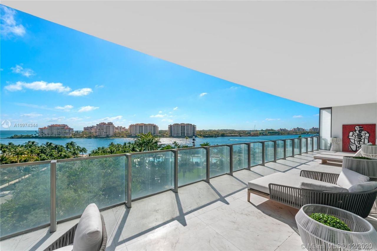 Apartamento en Miami, Estados Unidos, 350 m² - imagen 1