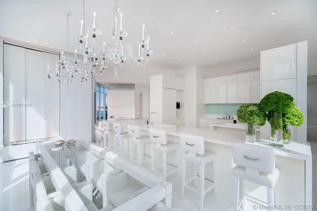 Penthouse in Miami, USA, 800 m² - picture 14