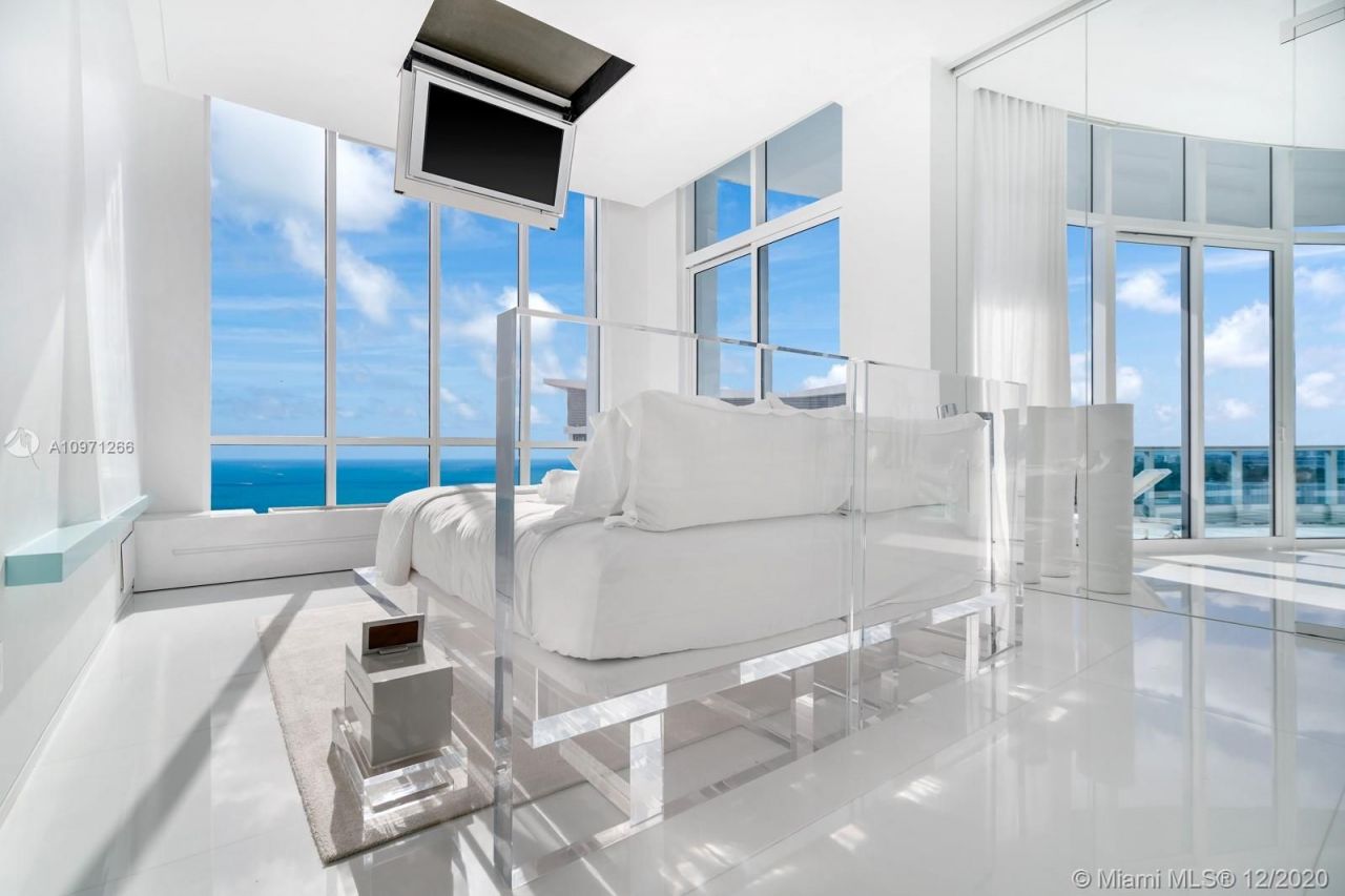 Penthouse in Miami, USA, 800 m² - picture 4