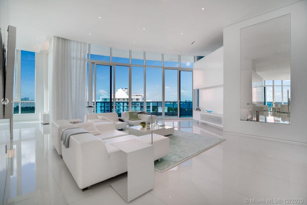 Penthouse in Miami, USA, 800 m² - picture 2