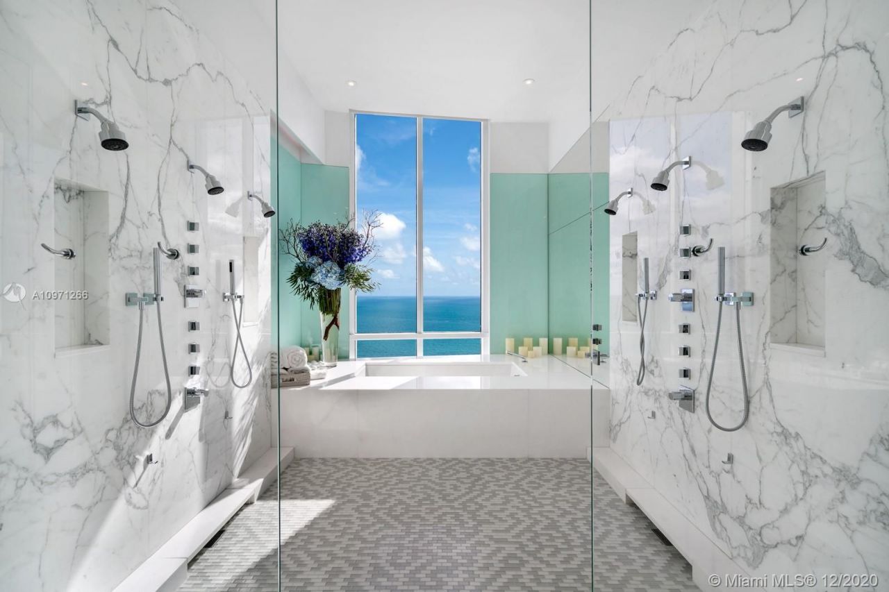 Penthouse in Miami, USA, 800 m² - picture 16