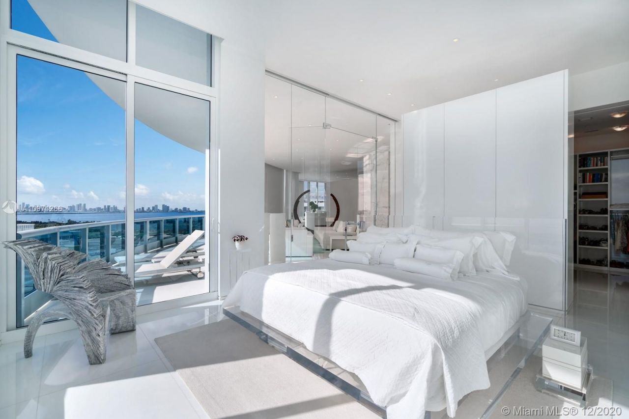 Penthouse in Miami, USA, 800 m² - picture 17