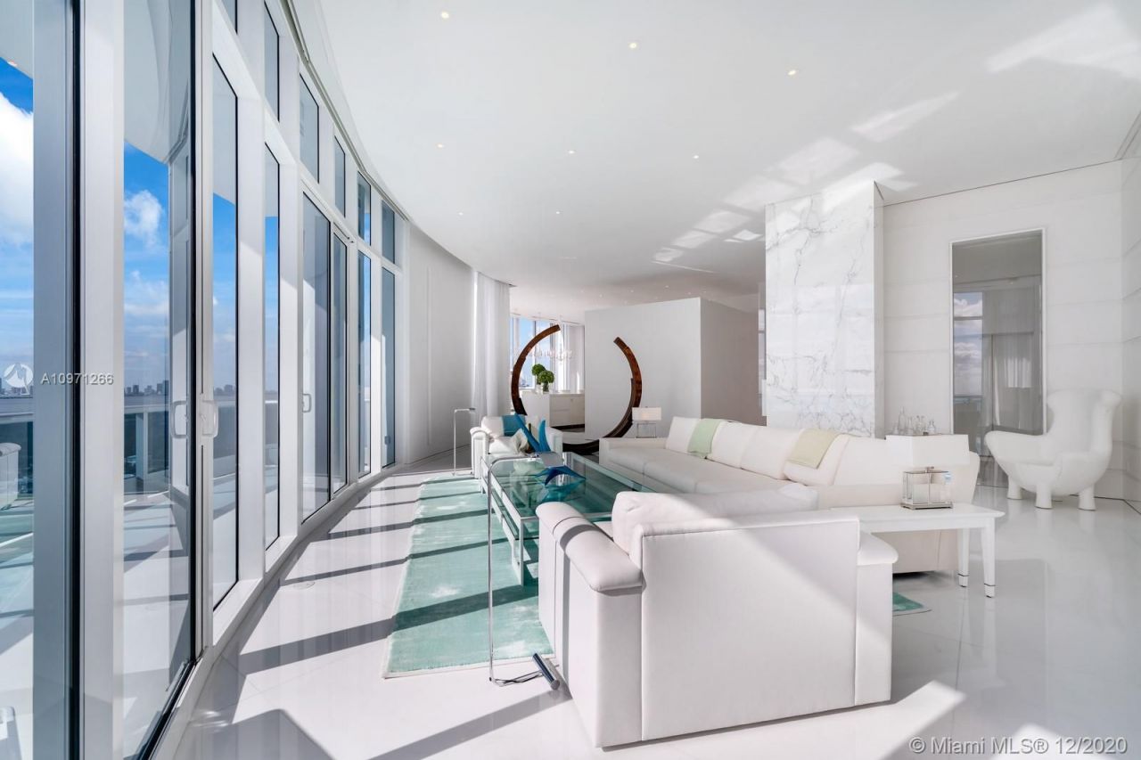 Penthouse in Miami, USA, 800 m² - picture 18