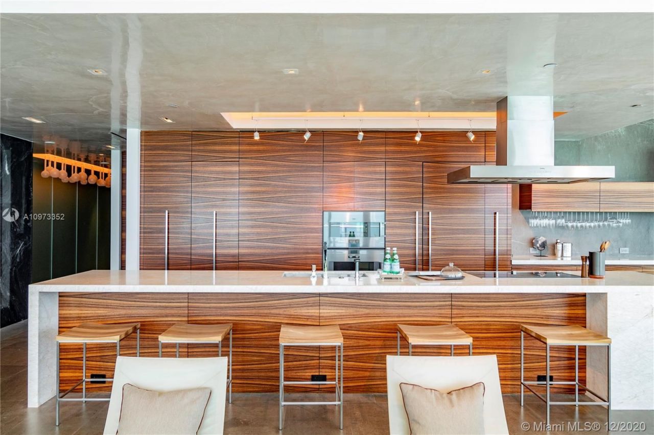 Piso en Miami, Estados Unidos, 250 m² - imagen 15