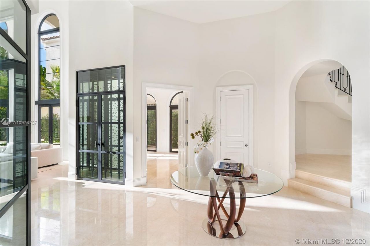 Villa en Miami, Estados Unidos, 550 m² - imagen 16