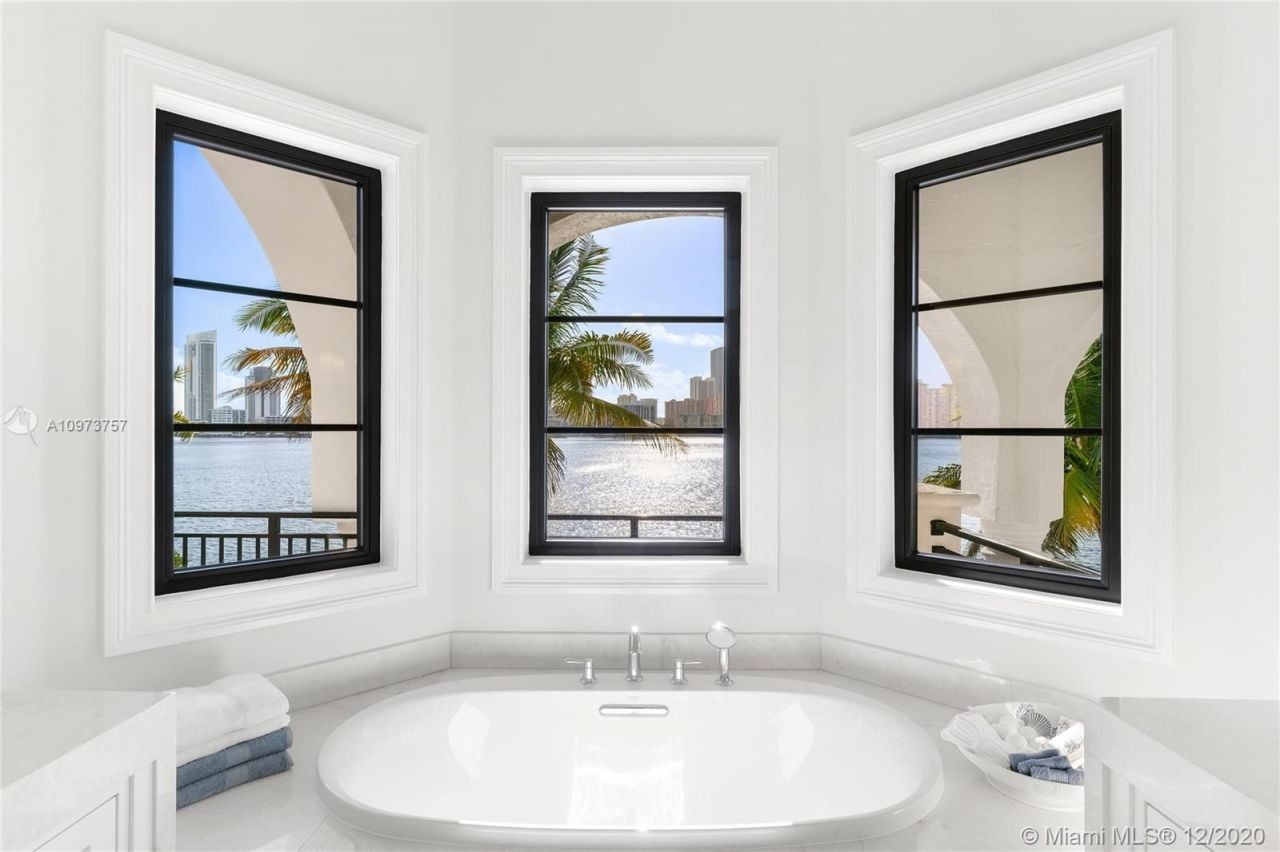 Villa en Miami, Estados Unidos, 550 m² - imagen 6