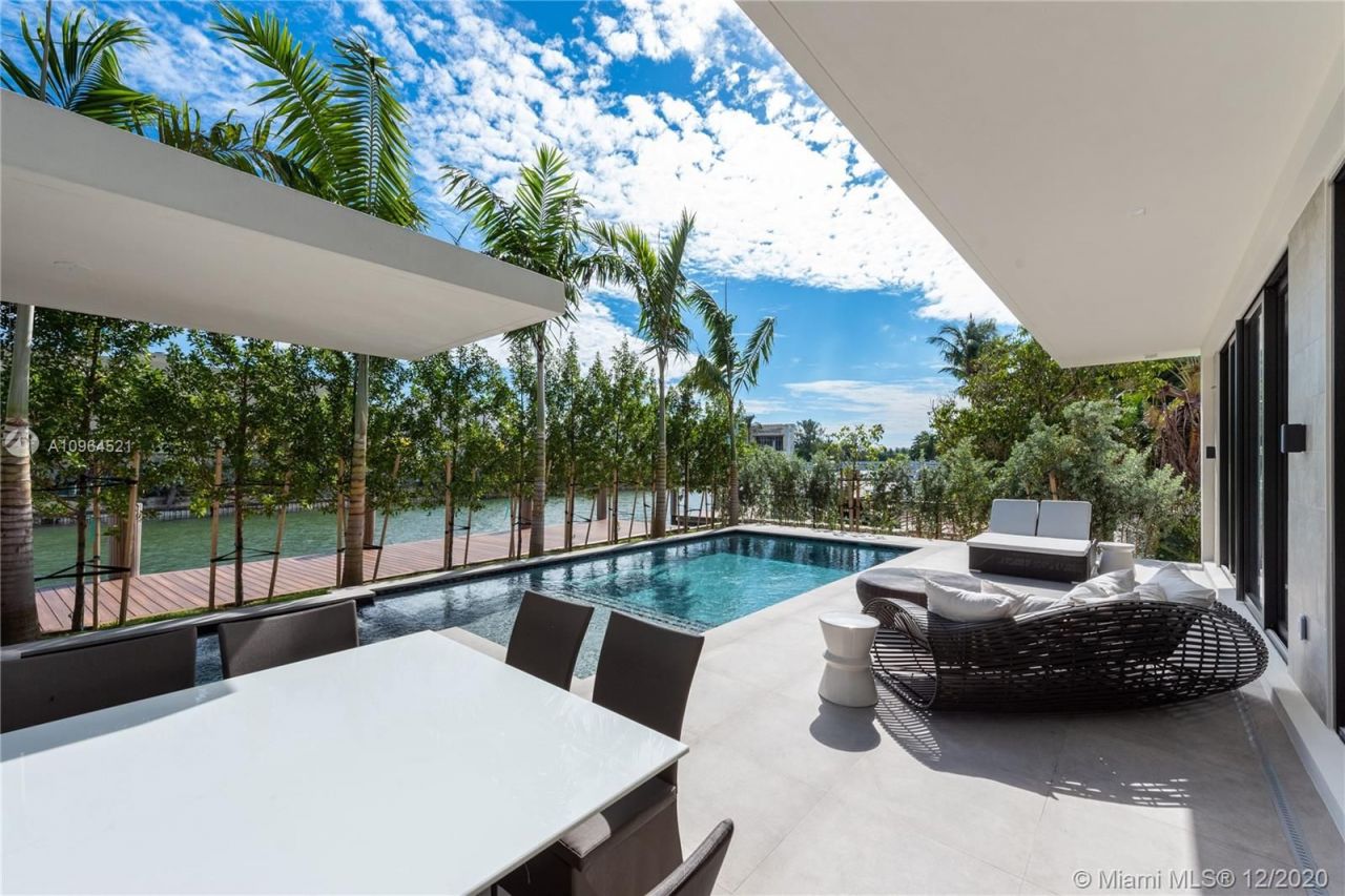 Villa à Miami, États-Unis, 420 m² - image 2