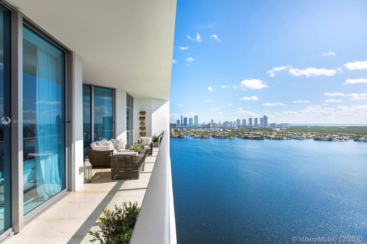 Penthouse à Miami, États-Unis, 200 m² - image 1