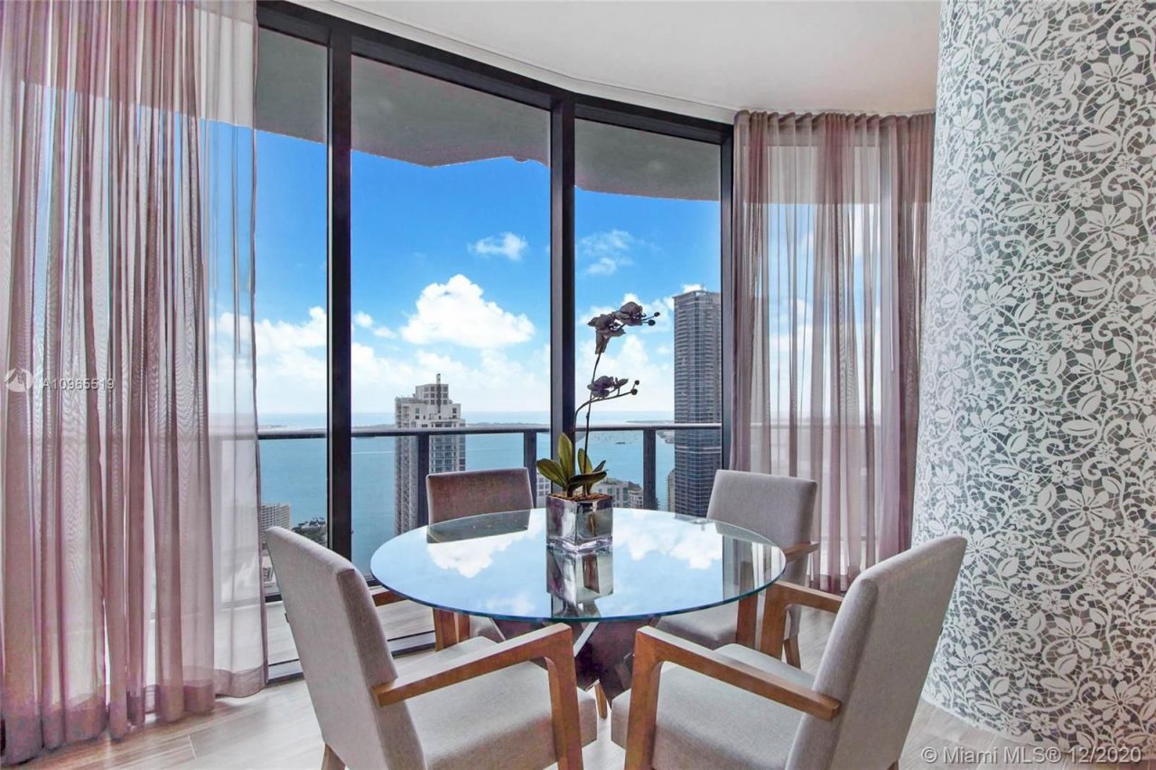 Flat in Miami, USA, 120 m² - picture 2