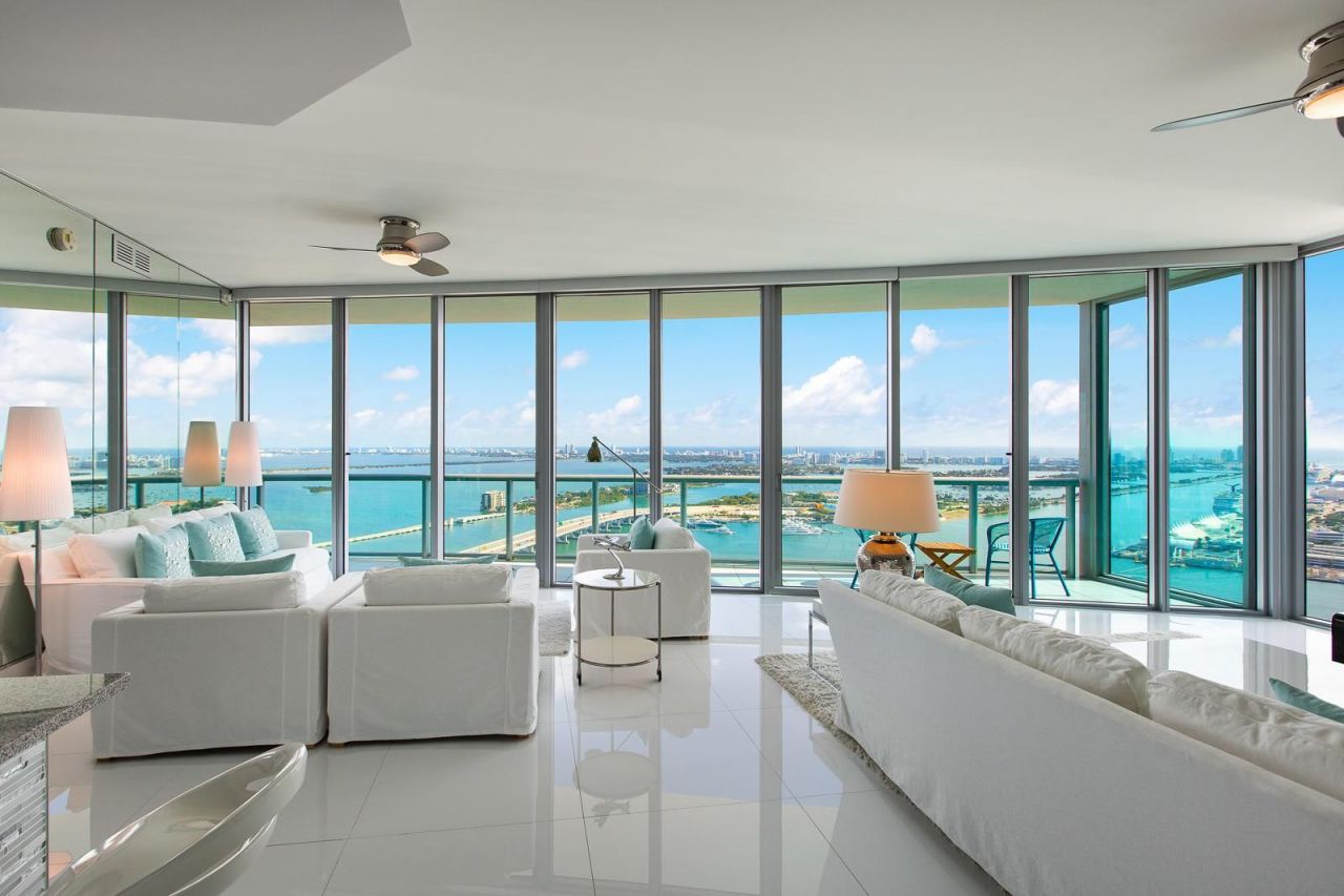 Piso en Miami, Estados Unidos, 160 m² - imagen 1