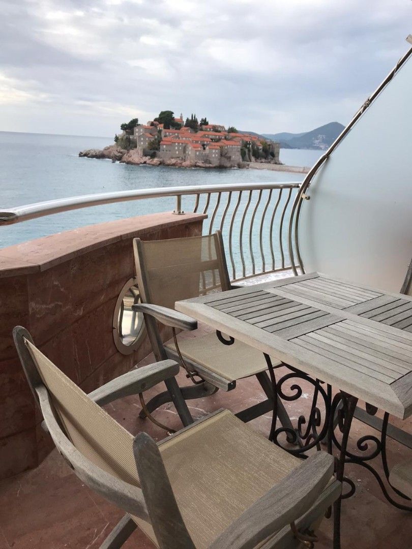 Wohnung in Sveti Stefan, Montenegro, 115 m² - Foto 1