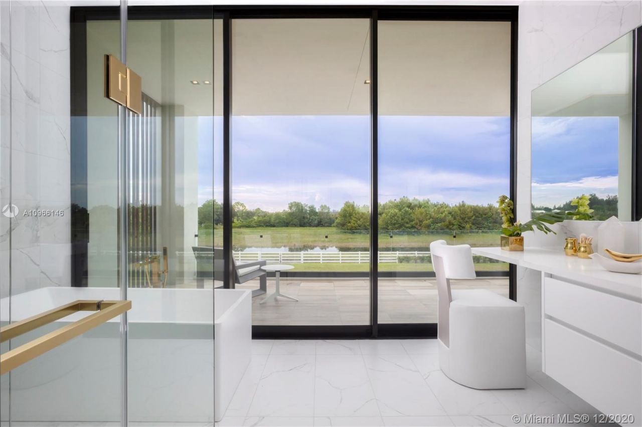 Villa in Miami, USA, 900 m² - picture 5