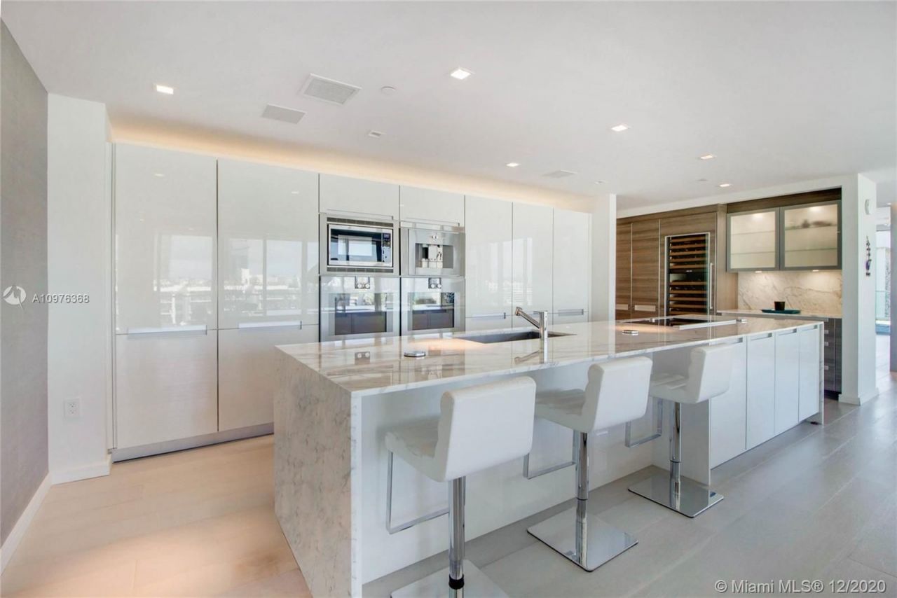 Penthouse in Miami, USA, 250 m² - picture 4