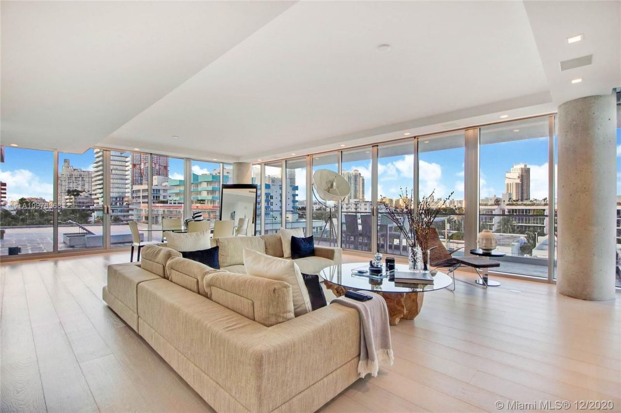 Penthouse à Miami, États-Unis, 250 m² - image 1