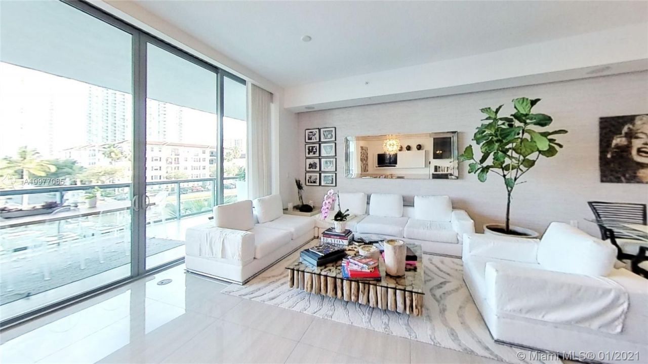 Appartement à Miami, États-Unis, 240 m² - image 1