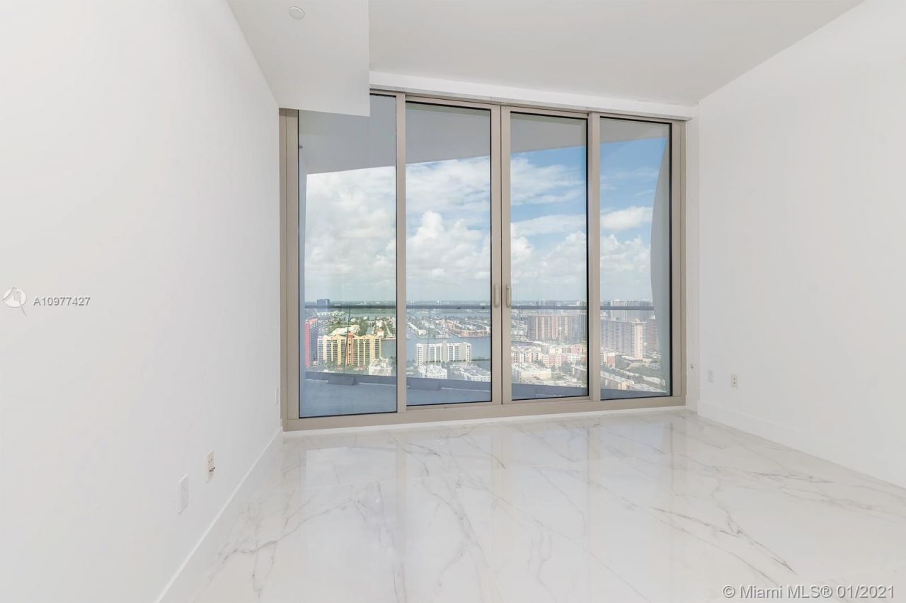 Flat in Miami, USA, 250 m² - picture 11