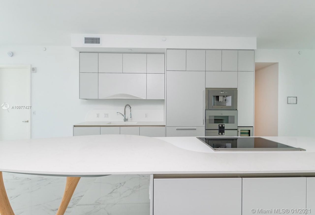 Flat in Miami, USA, 250 m² - picture 14