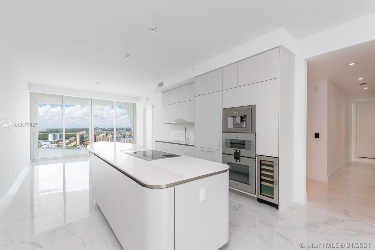 Flat in Miami, USA, 250 m² - picture 13