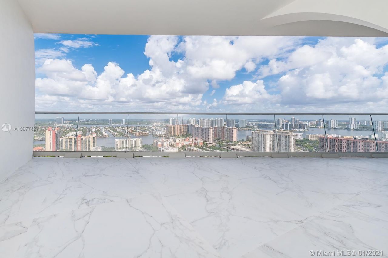 Flat in Miami, USA, 250 m² - picture 17