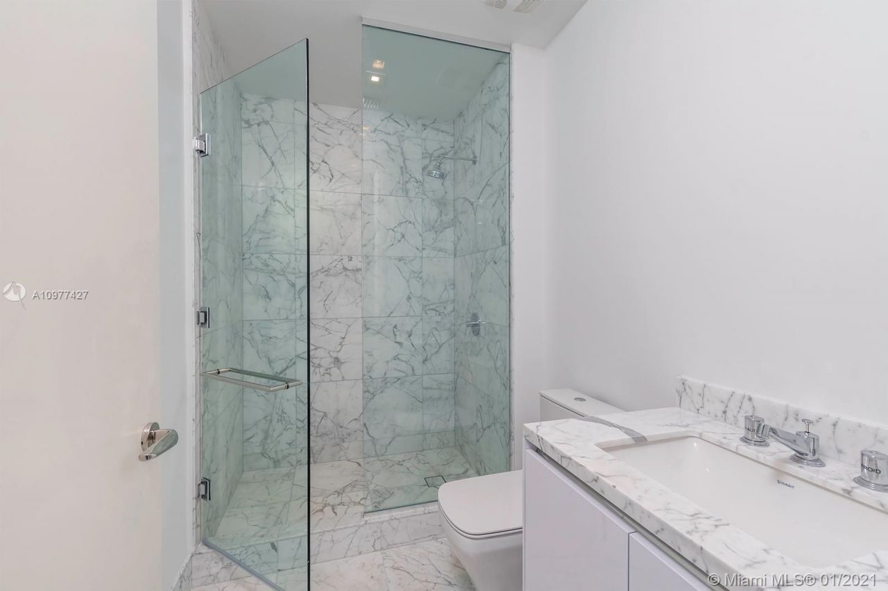 Flat in Miami, USA, 250 m² - picture 12