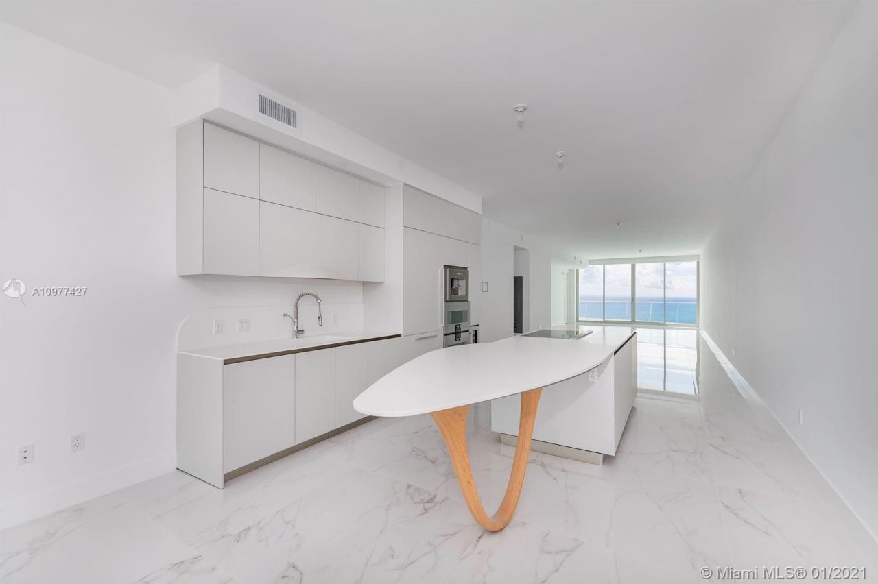 Flat in Miami, USA, 250 m² - picture 15