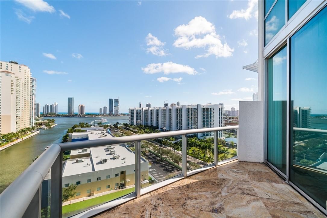 Penthouse à Miami, États-Unis, 160 m² - image 1