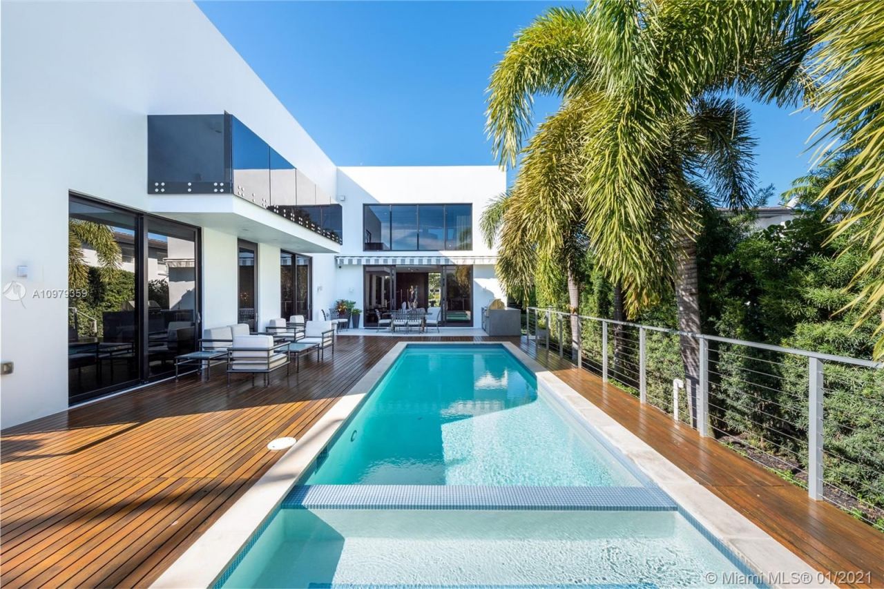 Villa in Miami, USA, 350 m² - Foto 1