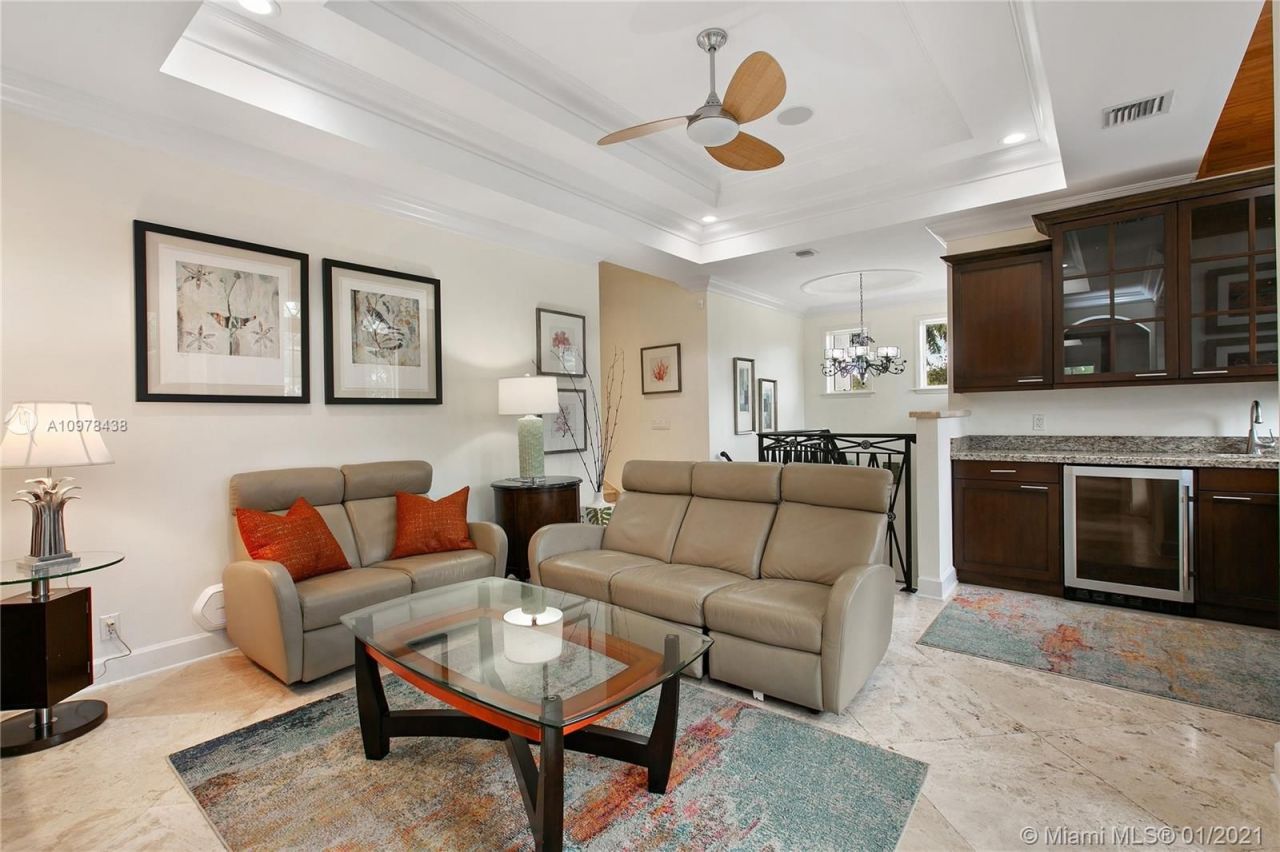 Villa in Miami, USA, 550 m² - picture 8