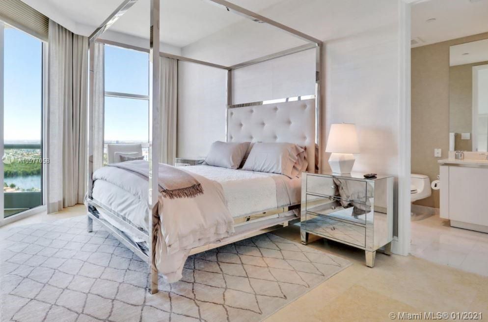 Flat in Miami, USA, 370 m² - picture 12