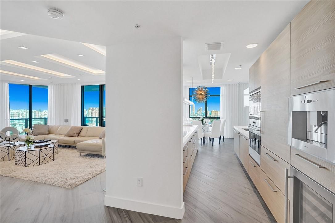 Flat in Miami, USA, 250 m² - picture 11