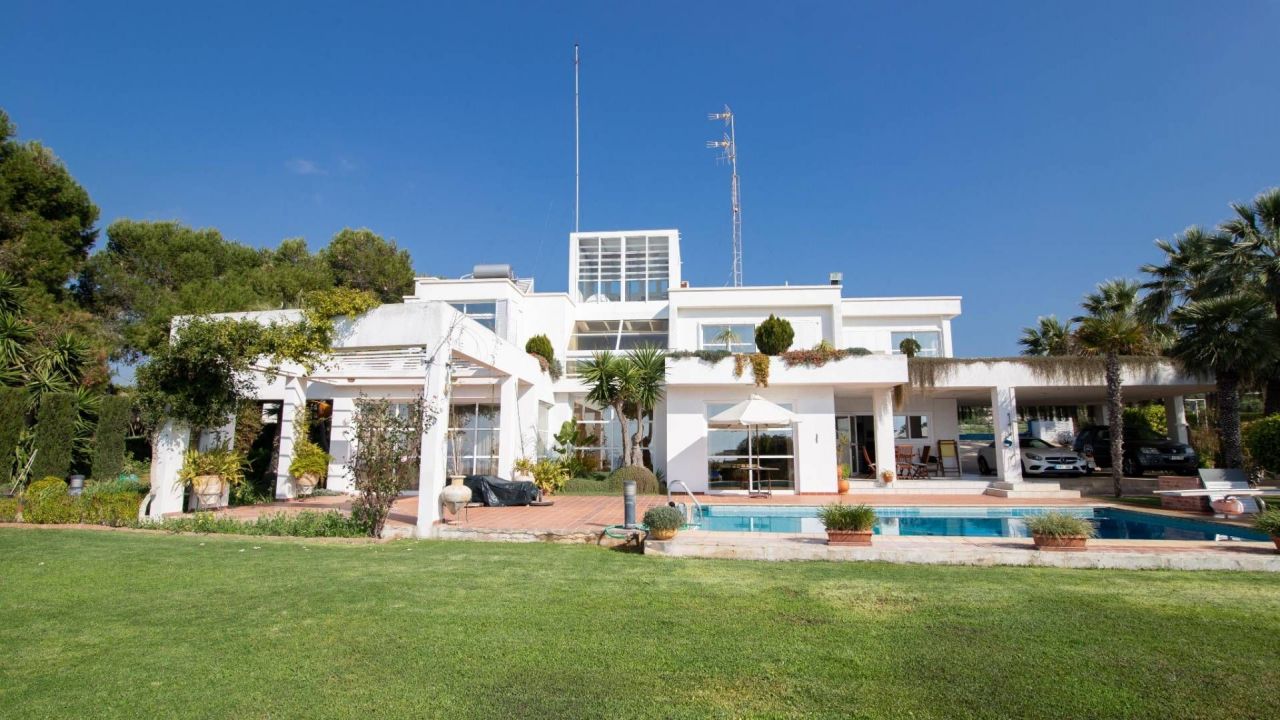 Villa in Agia Napa, Cyprus, 190 m² - picture 1