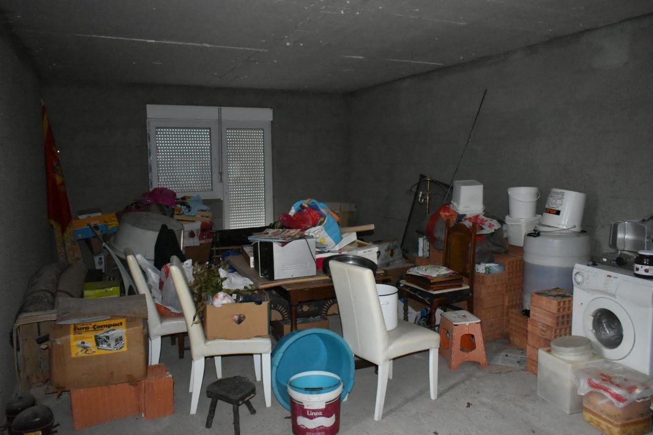 Land in Tivat, Montenegro, 1 800 m² - picture 10