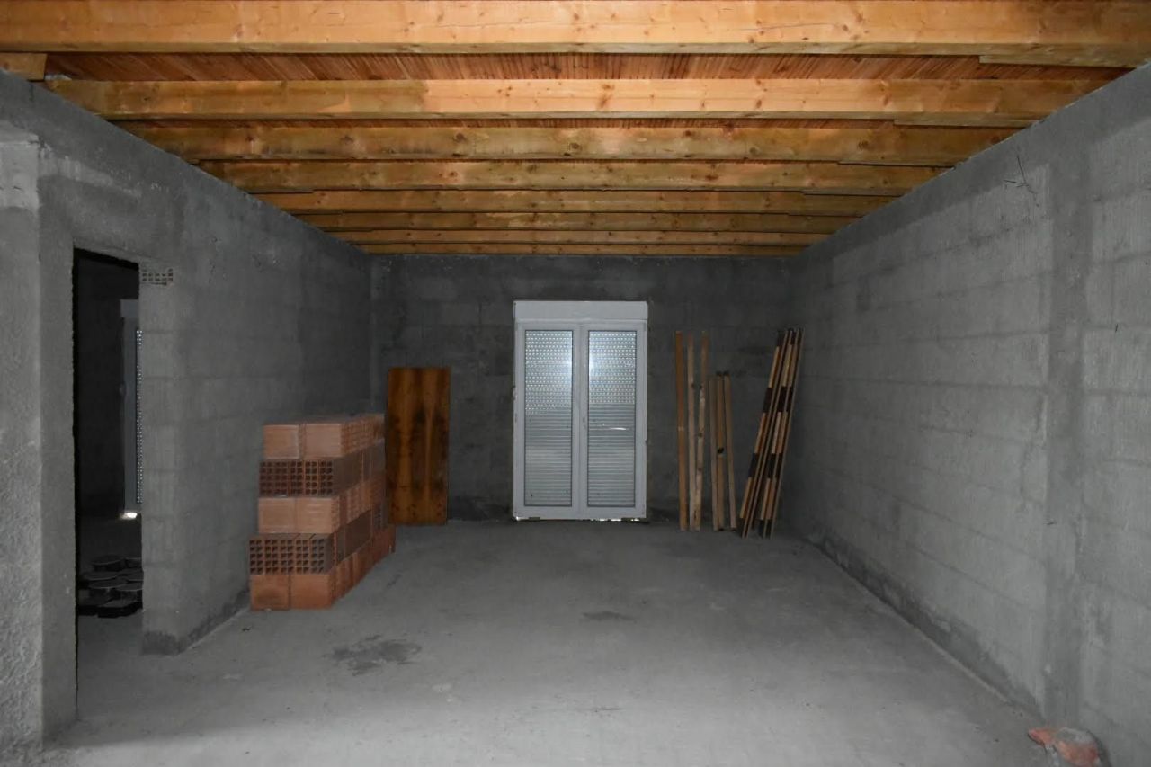 Land in Tivat, Montenegro, 1 800 m² - picture 12