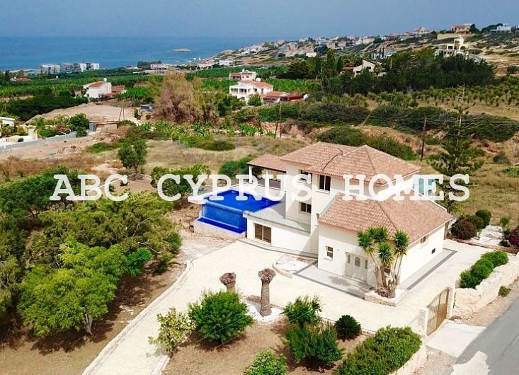 Villa in Paphos, Cyprus, 350 m² - picture 1