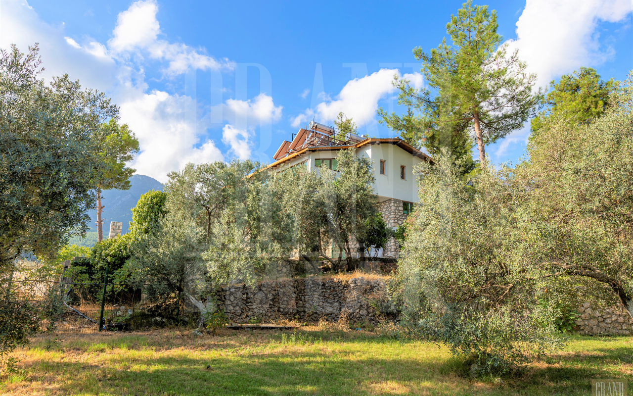 Villa à Antalya, Turquie, 450 m² - image 1