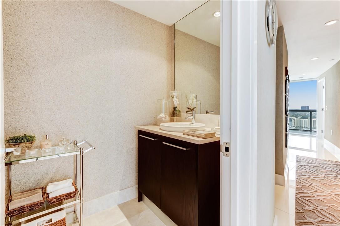 Flat in Miami, USA, 180 m² - picture 12