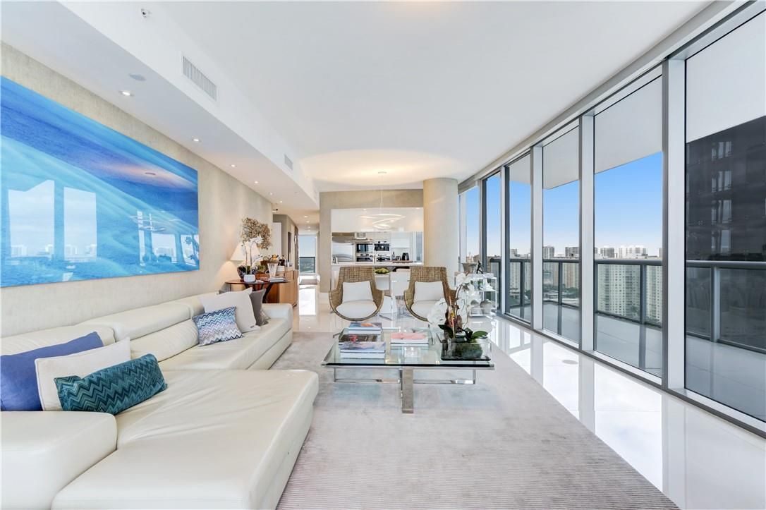 Flat in Miami, USA, 180 m² - picture 3