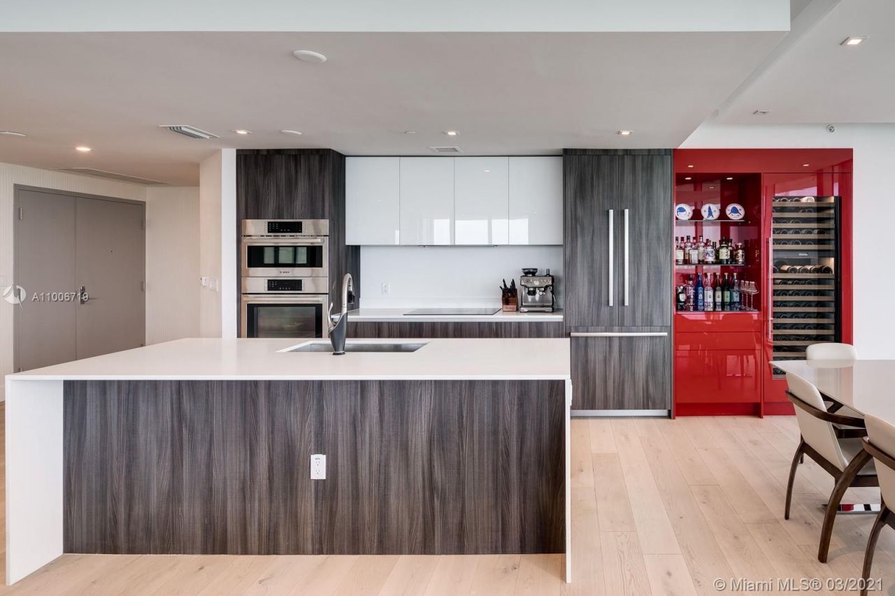 Flat in Miami, USA, 180 m² - picture 10