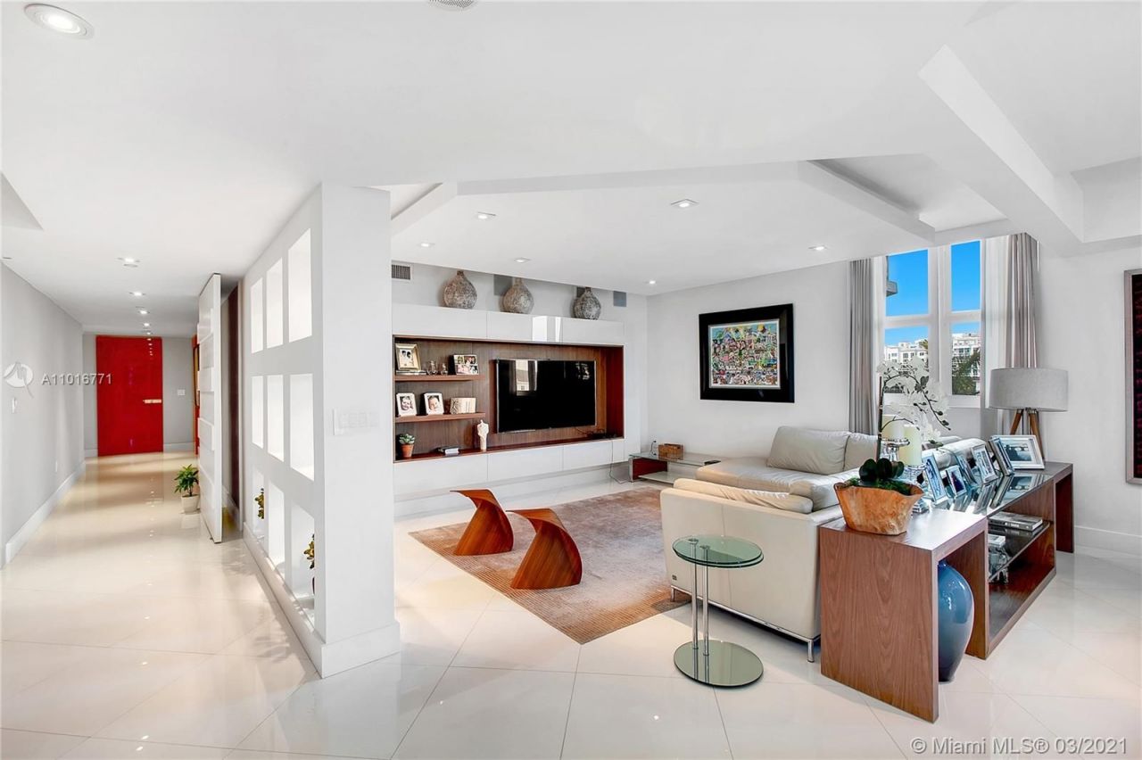 Flat in Miami, USA, 330 m² - picture 15