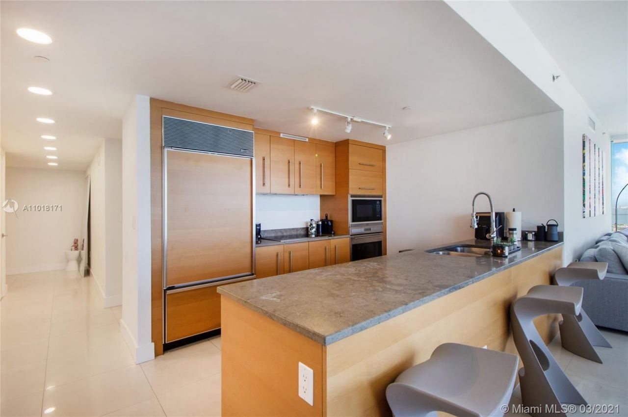 Piso en Miami, Estados Unidos, 180 m² - imagen 12