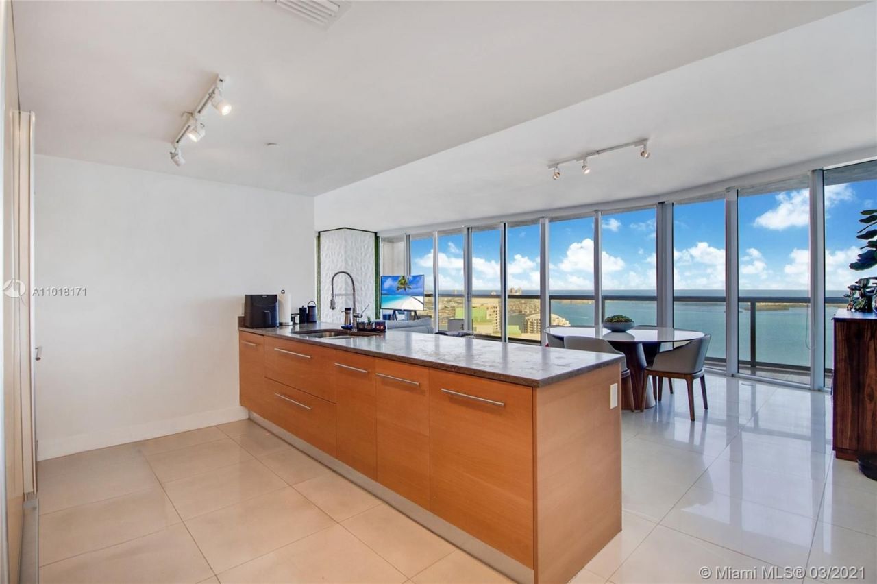 Piso en Miami, Estados Unidos, 180 m² - imagen 11