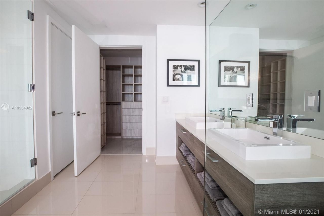 Flat in Miami, USA, 100 m² - picture 16