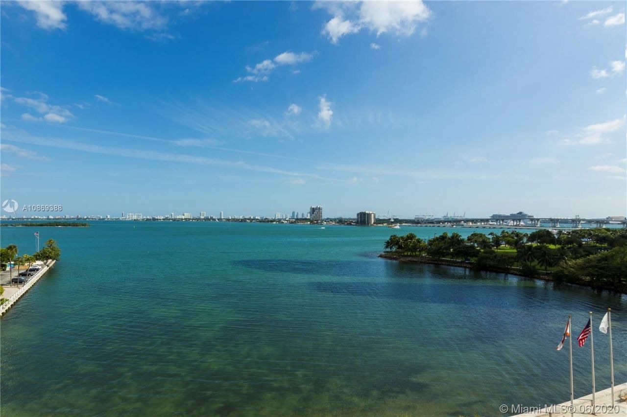 Piso en Miami, Estados Unidos, 150 m² - imagen 6